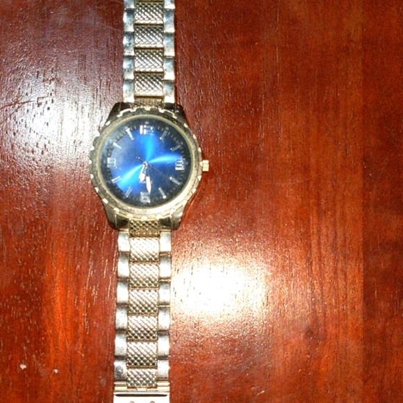 Generic Standard Watch - Picture 2 of 3